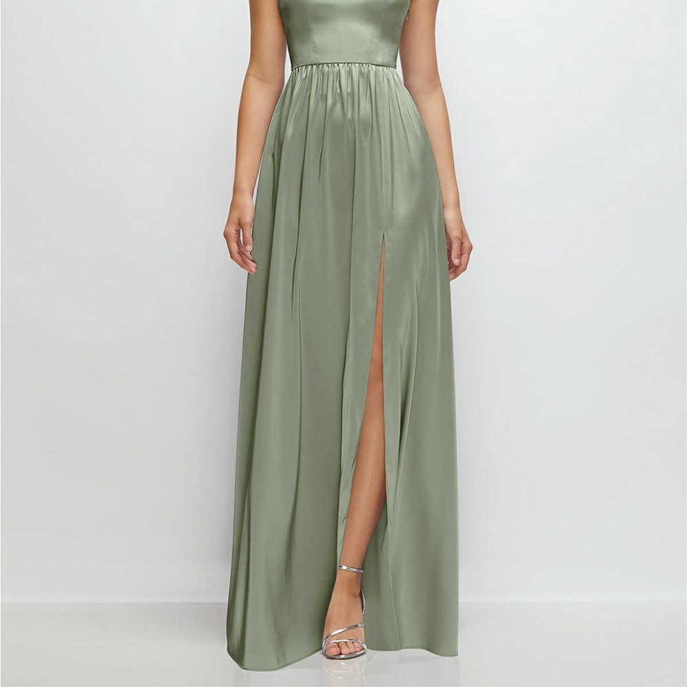 Elegant Green Satin Evening Gown